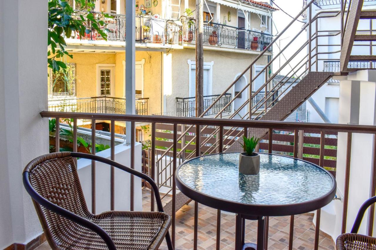 La Maison Plakes 3 Bdr Apt Skiathos stad Exteriör bild